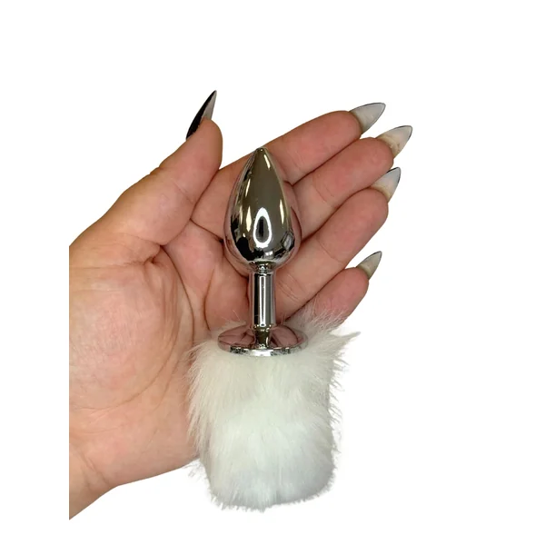 Tail to Tell : Ice White